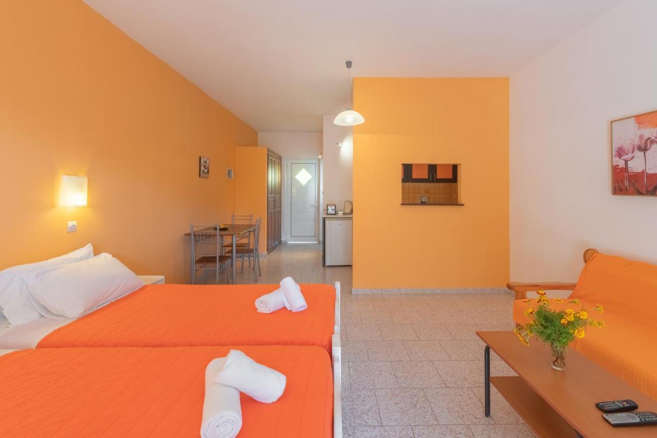 Crystal Blue Hotel, Barbati Ngoại thất bức ảnh