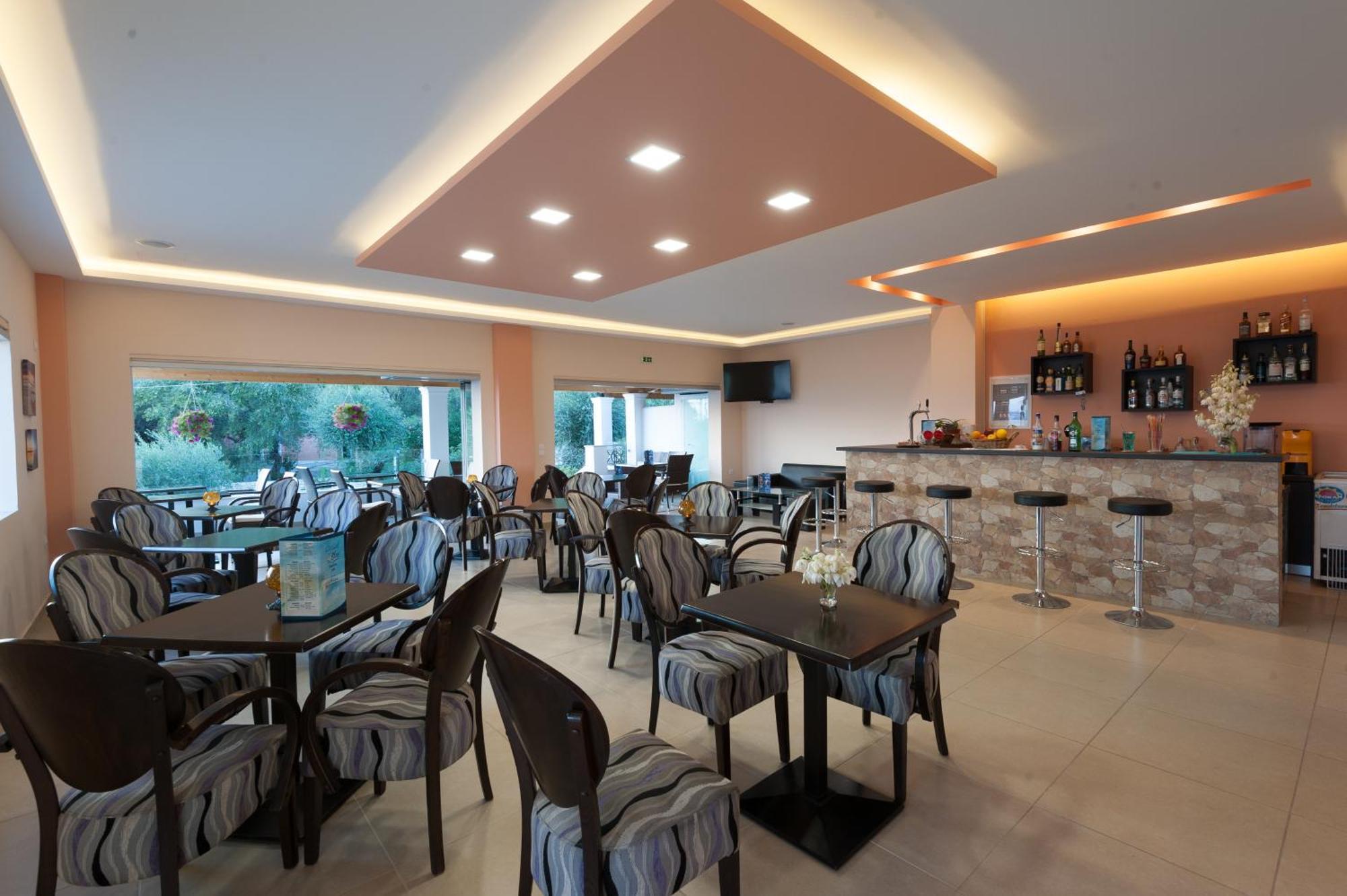 Crystal Blue Hotel, Barbati Ngoại thất bức ảnh