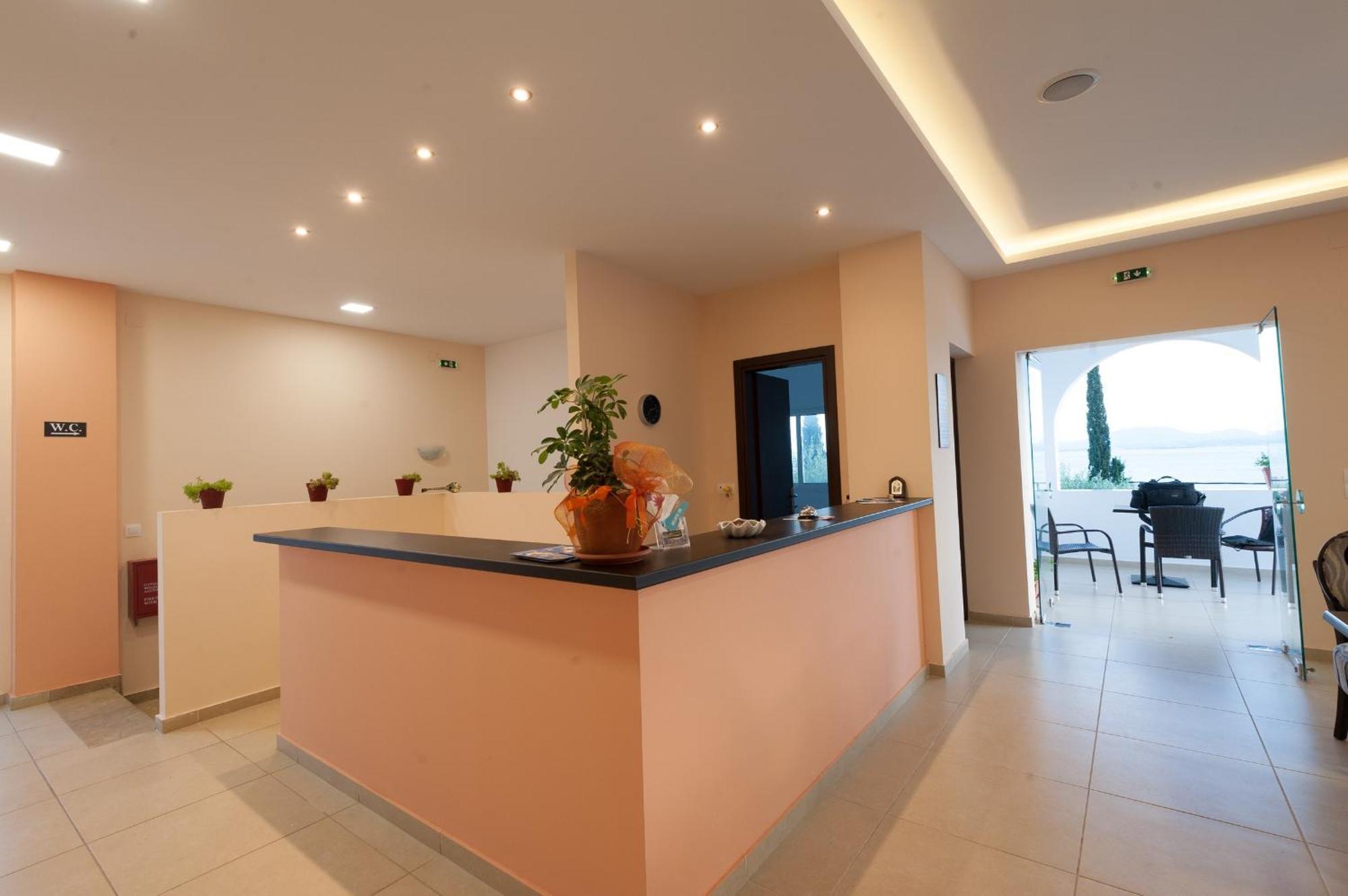Crystal Blue Hotel, Barbati Ngoại thất bức ảnh