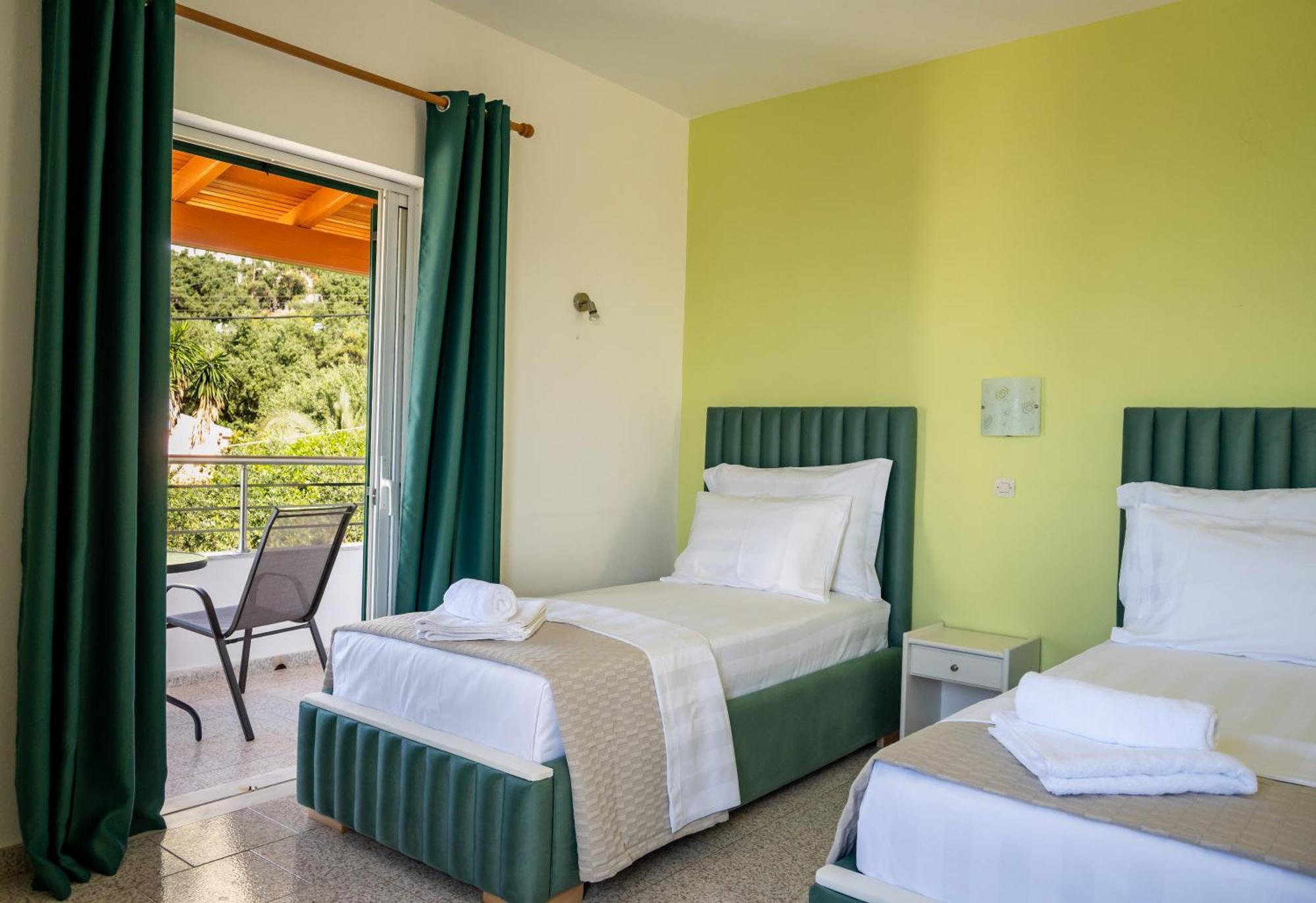 Crystal Blue Hotel, Barbati Ngoại thất bức ảnh