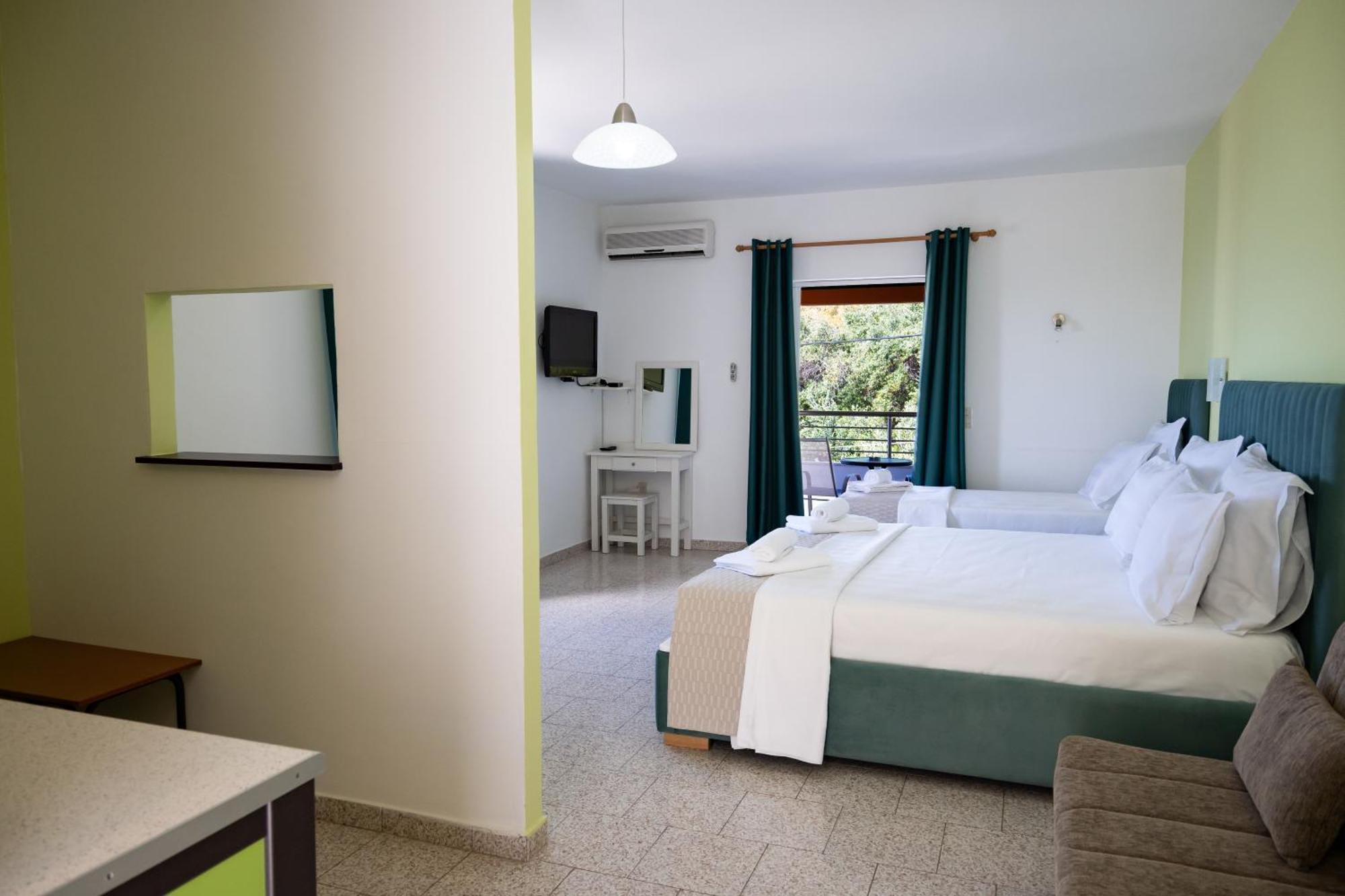 Crystal Blue Hotel, Barbati Ngoại thất bức ảnh