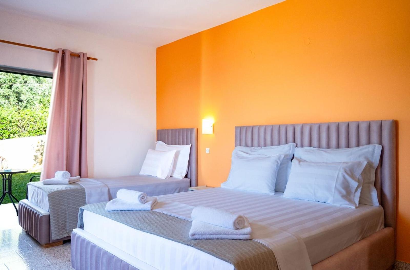 Crystal Blue Hotel, Barbati Ngoại thất bức ảnh